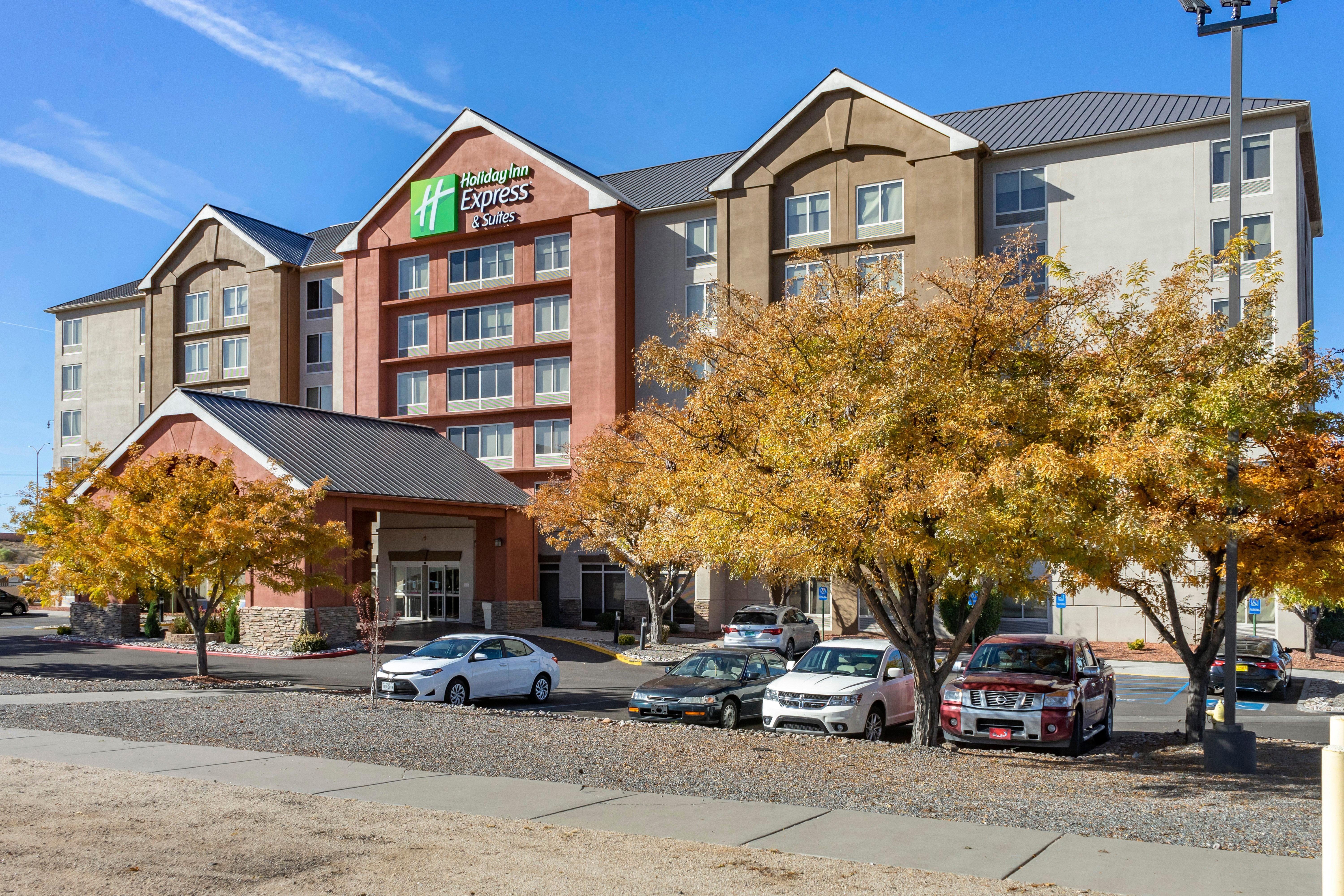 Holiday Inn Express Hotel & Suites Albuquerque Midtown, An Ihg Hotel Exterior photo